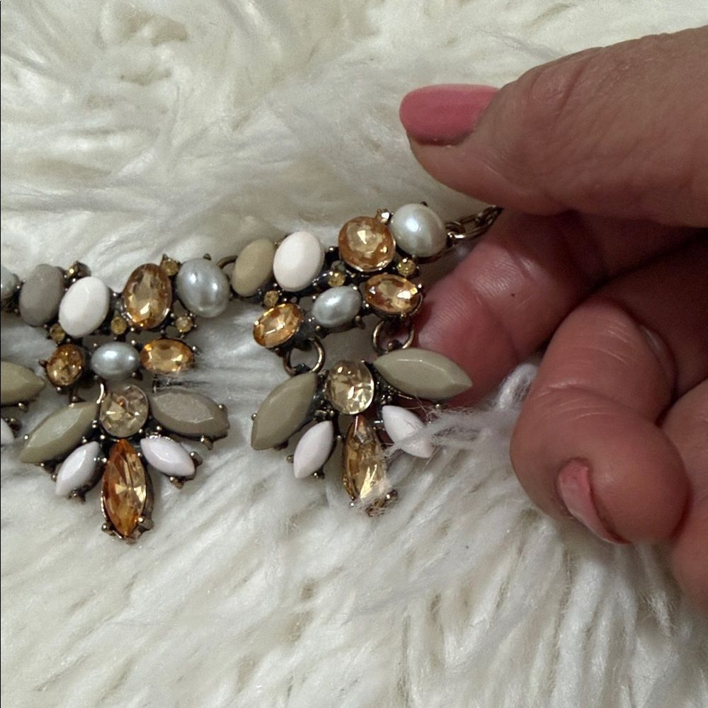 2 Cute Gold and Cream Floral Necklace - Picture 4 of 5